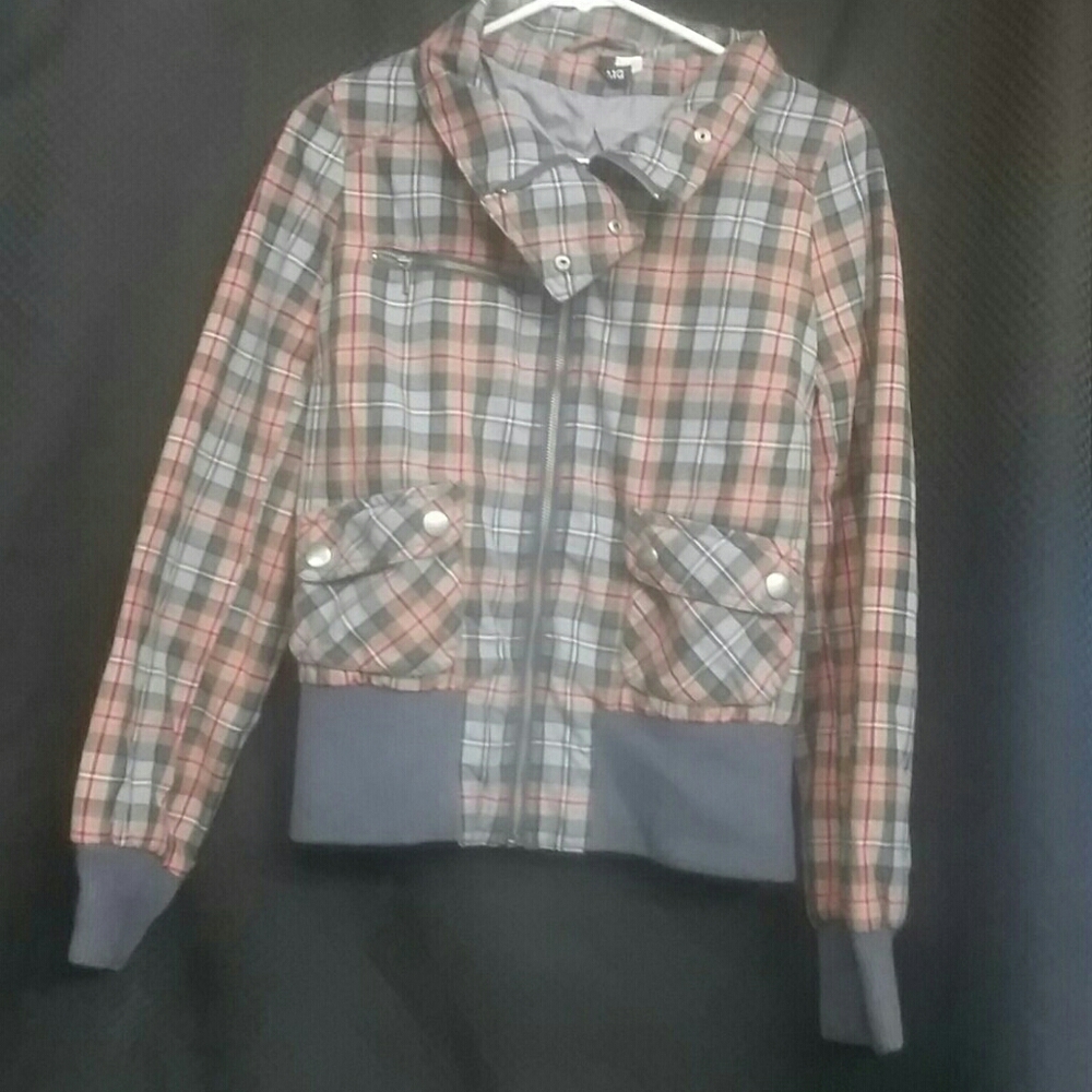 Divided crop jacket